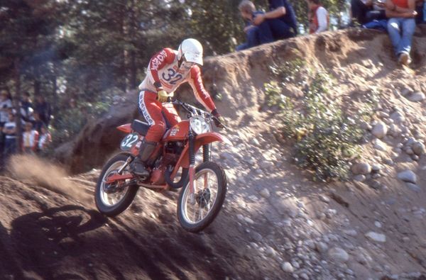 M.Tarkkonen kotiyleisön edesessä Hyvinkää 250 MM-1978